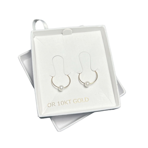 Jewelry - 10K Yellow Gold Small Hoop Earrings